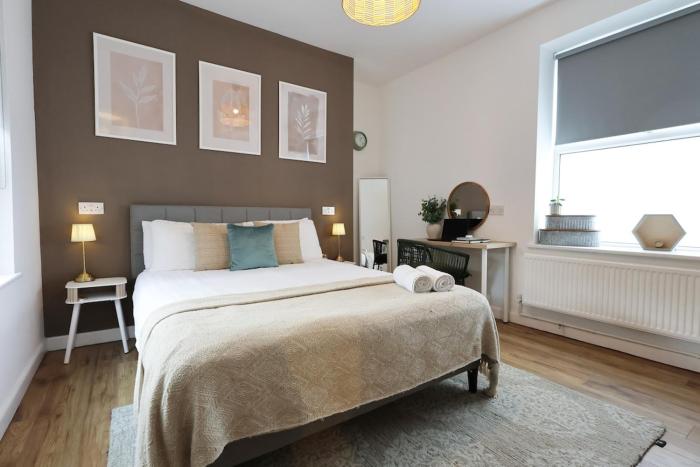 The Central Retreat, contractors & Holidaymakers