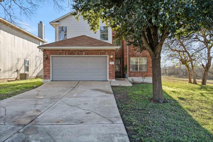 Spacious 8-Bed Home Near Tesla & Samsung Plants