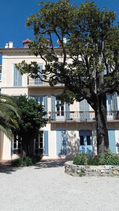 OFF 6BR Spacious Apartment Sauna, Balcony & Central Cannes