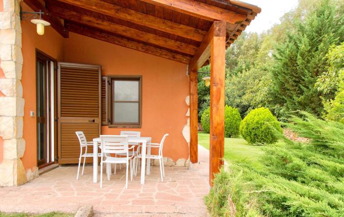 THR - ISA - Residence with swimming pool a few minutes from Alghero