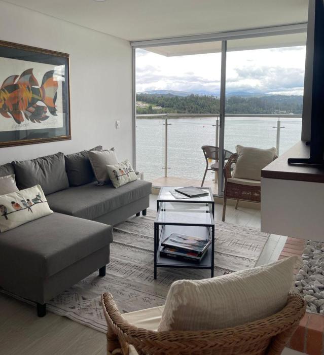 Exclusivo apartamento con vista al lago Sochagota