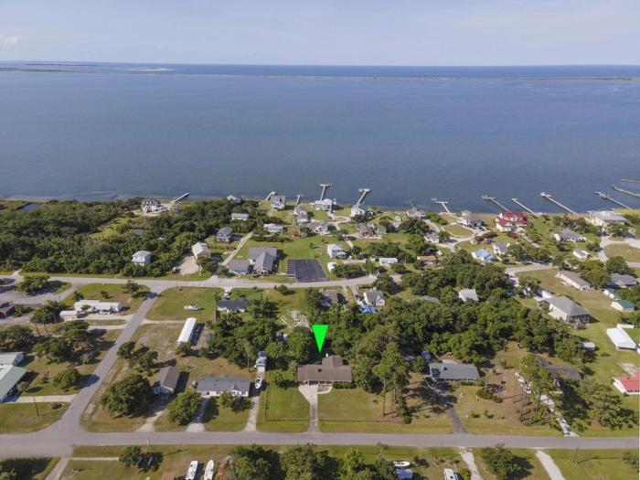 Park your Boat! Mins from the Ocean•Screened Porch