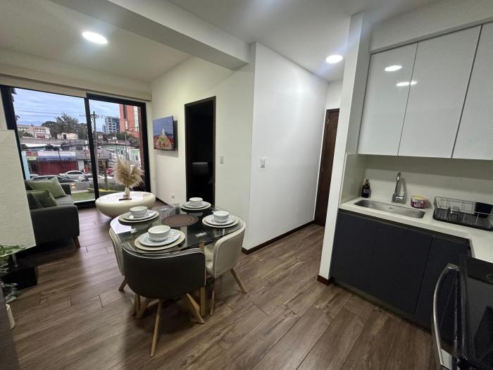 Apartment in zone 10 with Pool & Gym