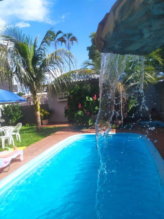 Casa com PISCINA no CENTRO - Estacionamento PRIVATIVO - 650m do Shopping JL