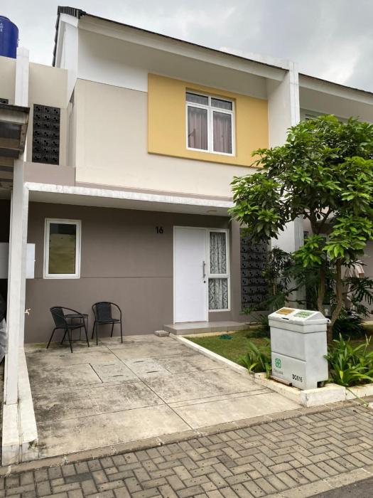 Entire Holiday Home in Summarecon Bandung