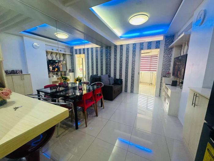 Xenial Urban Retreat Stylish 1-Bedroom Apartment in Pasay City