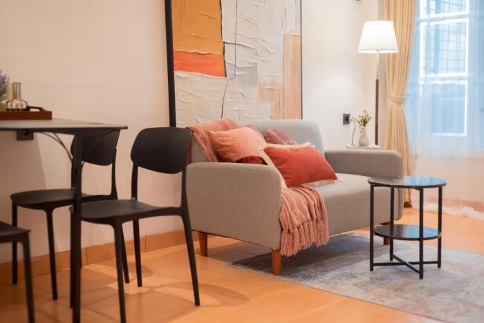 Modern Central District One Bedroom 04 !