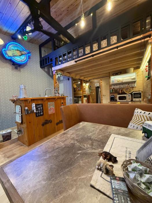 Great access to Yokota Air Base! 203 Tokyo Fussa American Log House