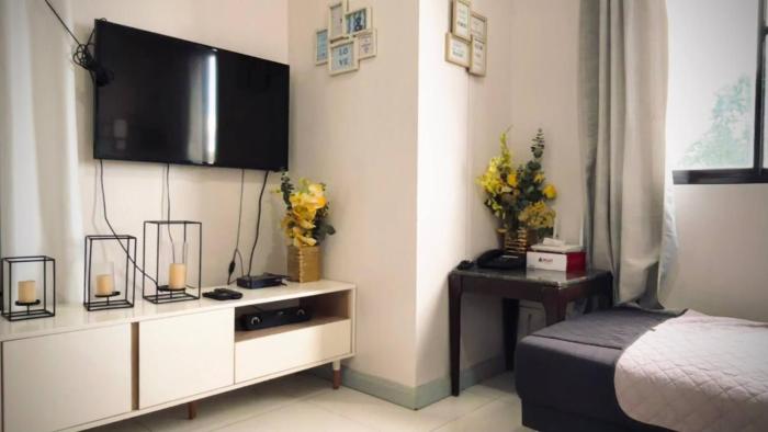 Spacious Central Davao City Getaway - Spacious Apartment with Shared Pool