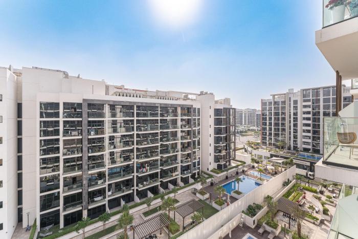 Spacious 1 bedroom in Azizi Riviera, Meydan