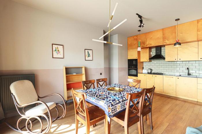 Wehost Apartment pool & gym