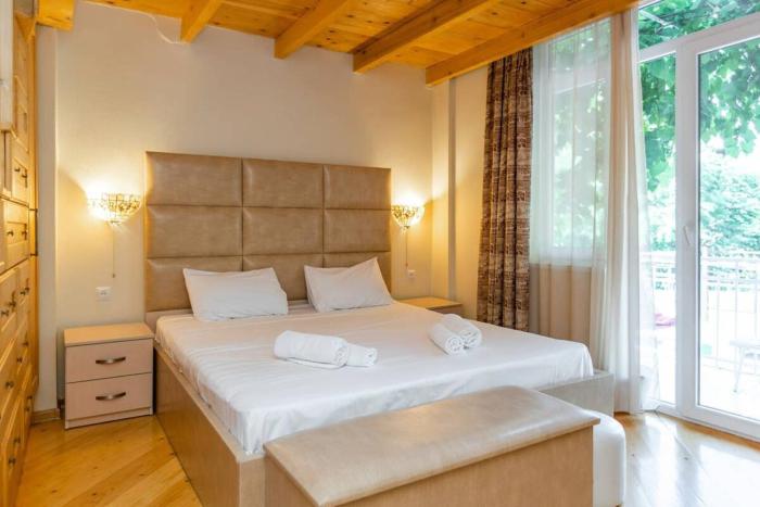 Wehost Duplex Near Rustaveli Avenue