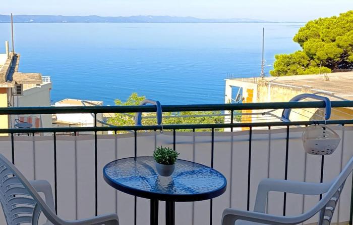2 Bedroom Amazing Apartment In Podgora