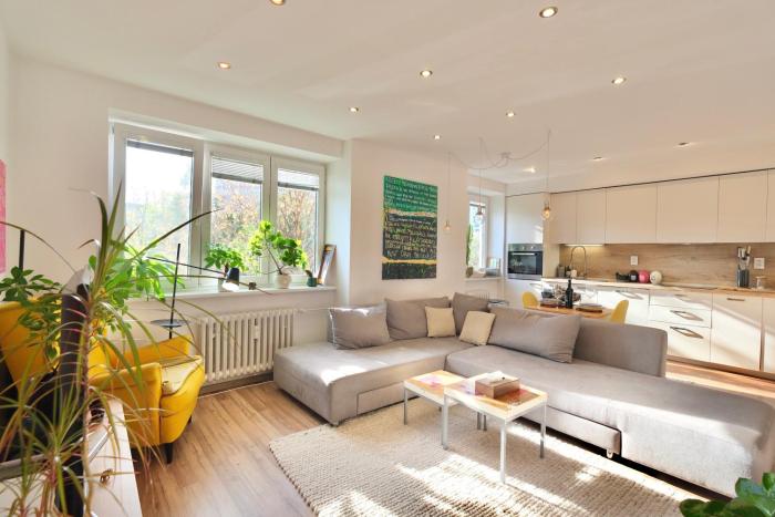 Shelter & Friends at Trnavské mýto