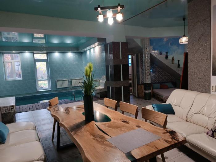 Дом у моря с бассейном и сауной