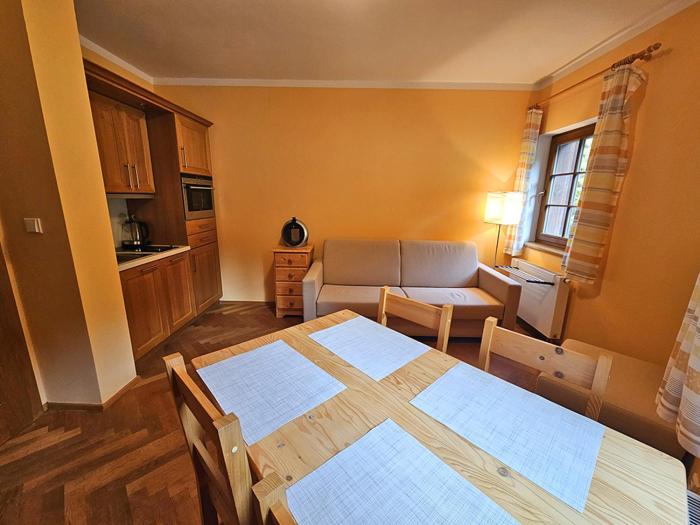 Rodinný apartmán Pec pod Sněžkou 3 - 1x parkovací místo k dispozici zdarma