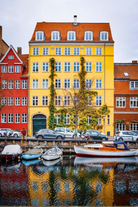 Luxury Canal-Front Apartment by Renowned Interior Designer