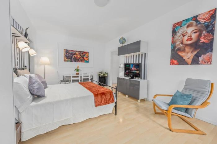 Lakeside Hideaway - Lakefront & Central