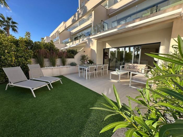 Luxury 2 bed apartment in Las Colinas