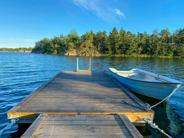 Archipelago Cottage With Private Pier In Tjust
