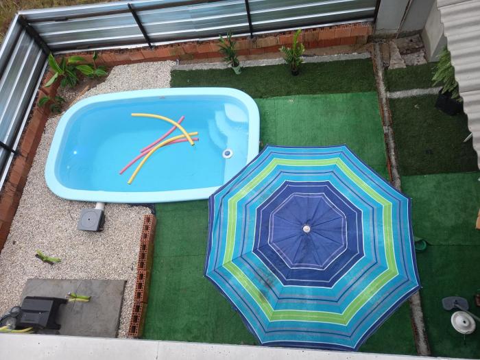 Casa com piscina aquecida e área de festas no litoral