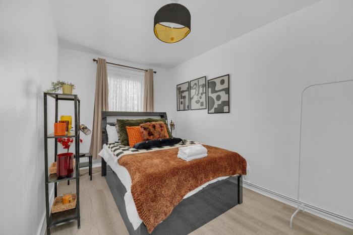 2BR Modern Spacious Comfort at Tulse Hill Sleeps 4
