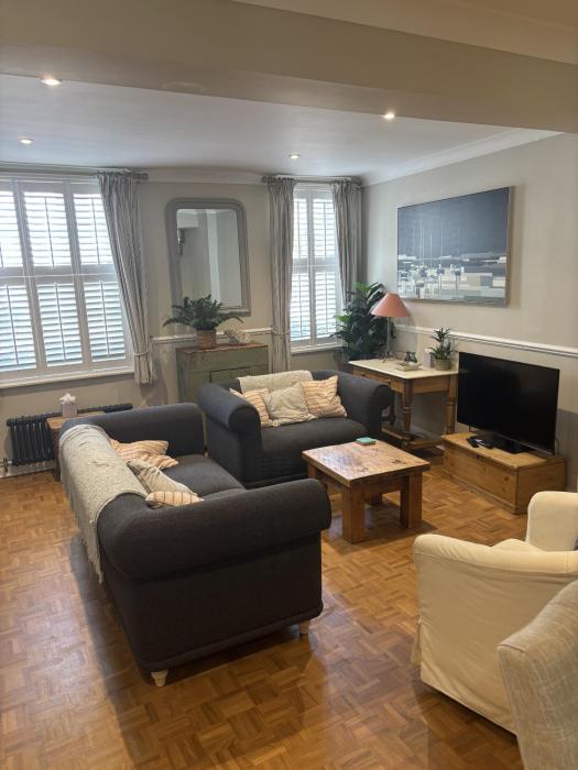 Gull House - A stylish townhouse in Poole Old Town
