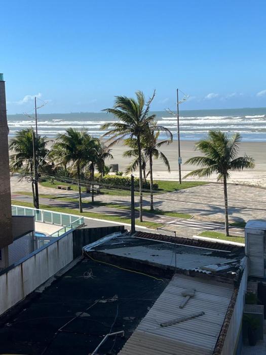 A poucos passos da praia, moderno e confortável