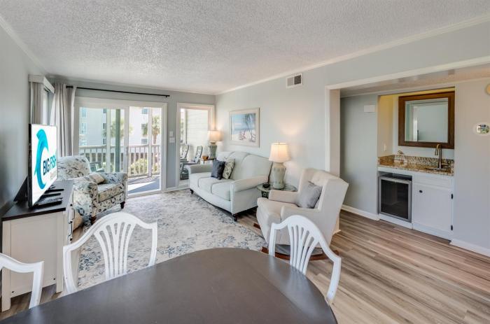 Ocean View 3BR Pelicans WatchPoolSteps to Beach