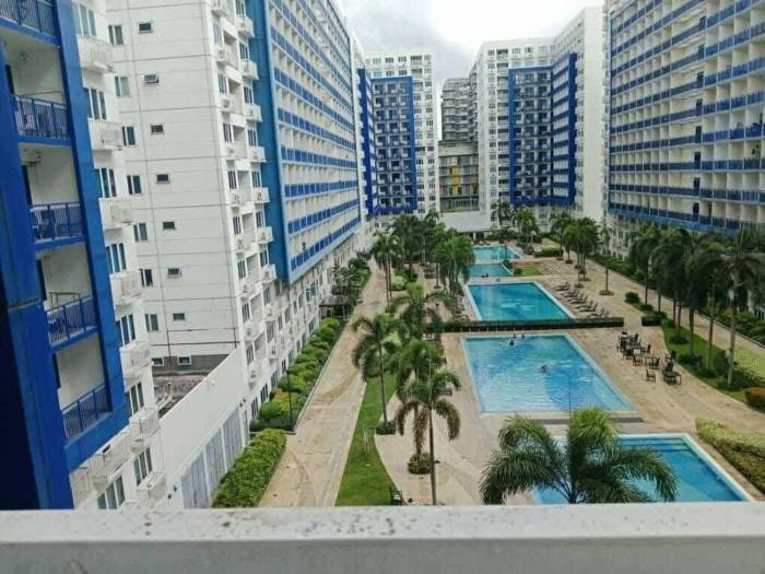 Sea Residences MOA by BORAHAE