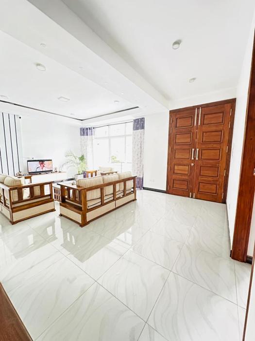 Kandy Villa Grey