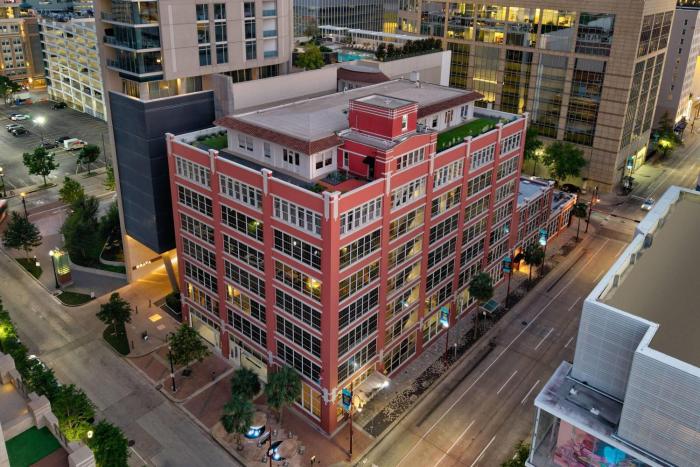 Reside Houston Downtown, a Wyndham Residence