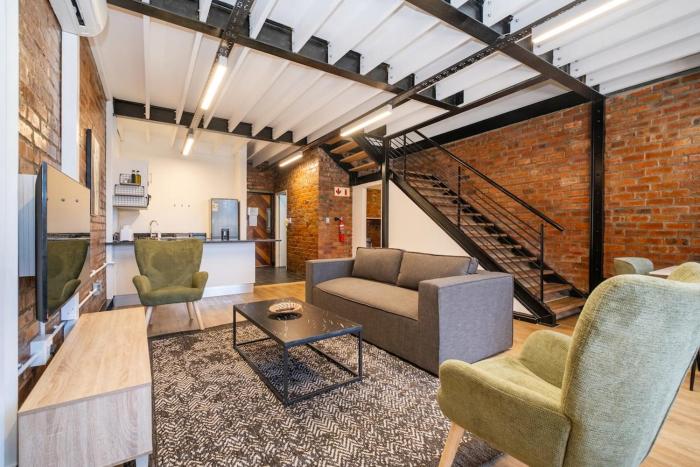 1007 Spacious 2Brdm City-Center Apartment