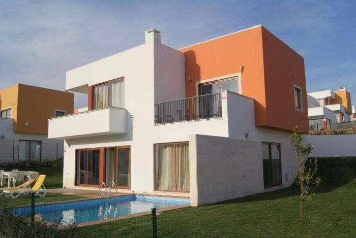 Villa Monica 500 m from Obidos Lagoon