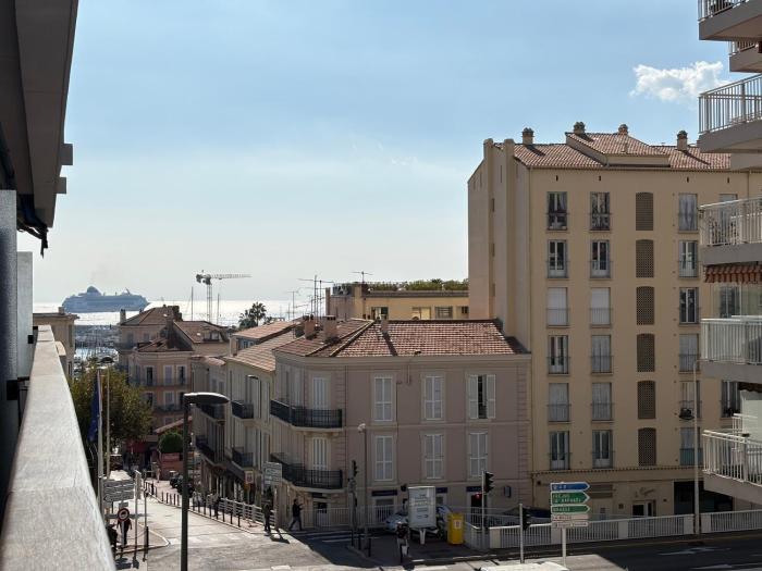 Appartement moderne avec terrasse, Centre Cannes
