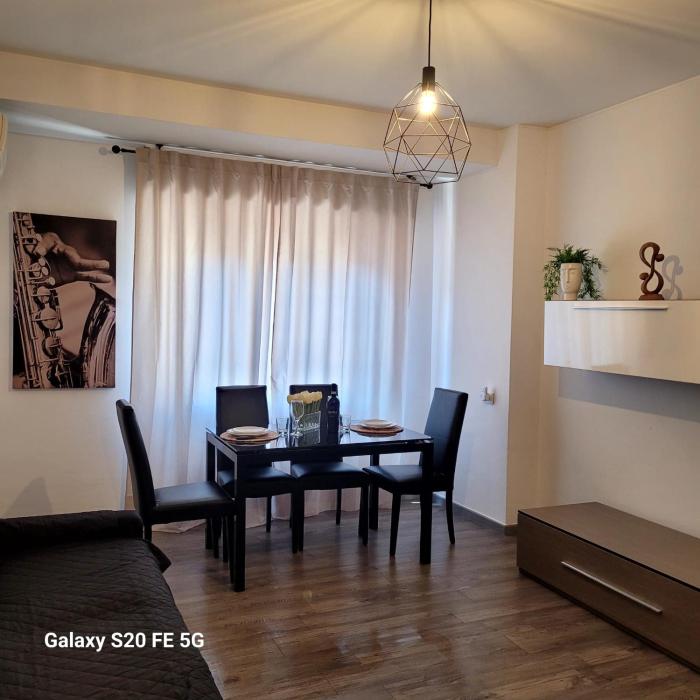 Gentiles House - Metro A a 50m diretta per il centro WiFi UltraFibra & Smart Working