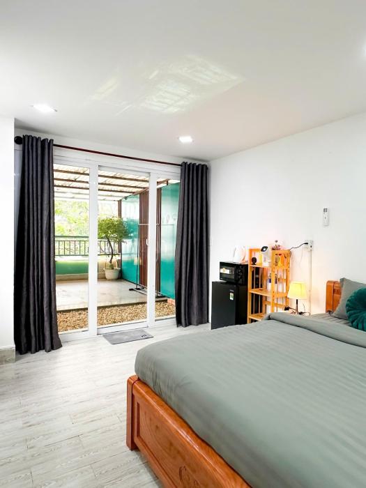 Cozy Saigon Sunset Apartment - Steps to Bui Vien Nightlife