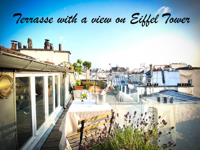 Penthouse with Terrasse and view on Eiffel tower