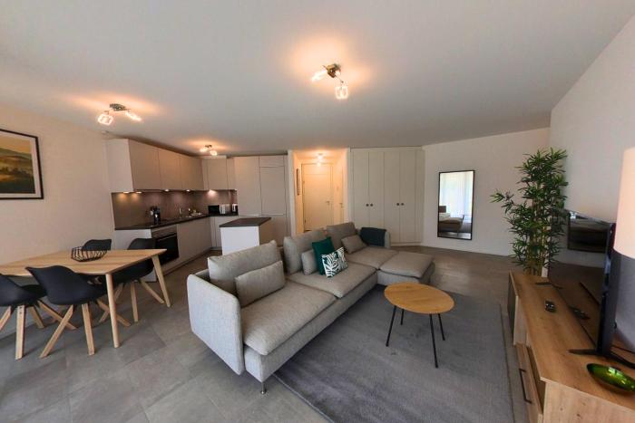 Luminous 2-Bed Apartment with Spacious Terrace RSC70-GF