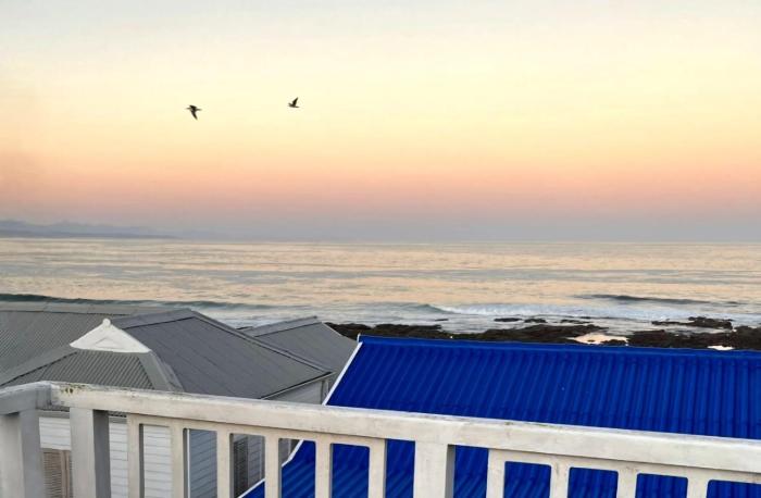 Point Village Accommodation - Snowdove