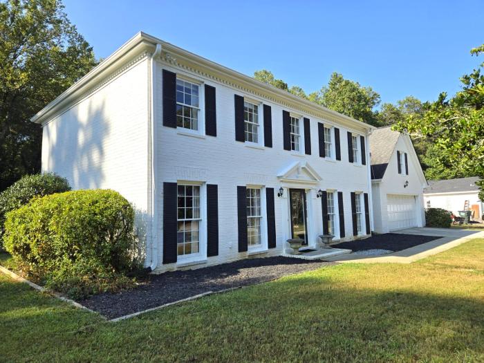 Cozy 5BR Family Retreat Firepit Games Patio