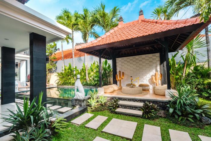 Villa Mia Canggu, Shisha & Pool, Finns & Berawa Beach