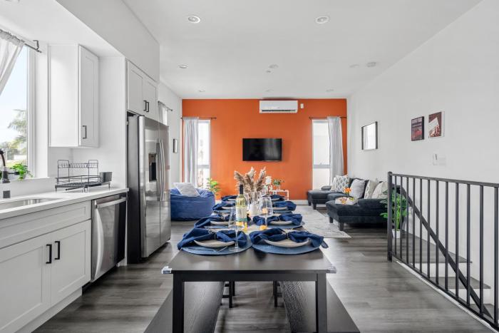 Modern 4 Suites, Parking Near USC, DTLA, Expo Park