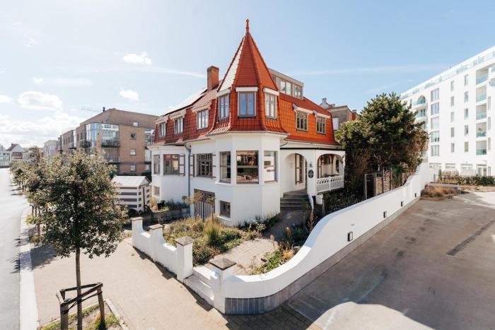 Maison Georges - cozy dollhouse by the sea!