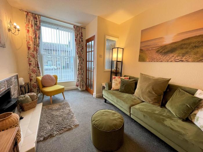 Pass the Keys Cosy Romantic Getaway with Hot Tub