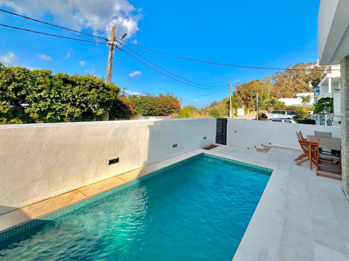 Villa Corniche vue mer et piscine chauffée