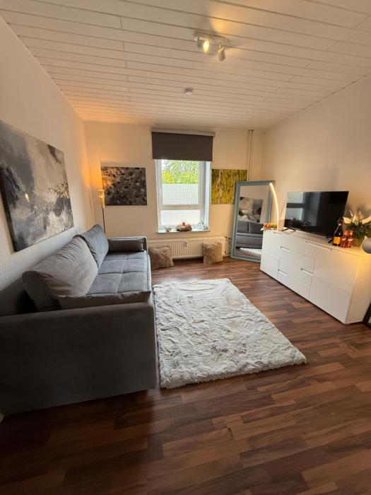 Ideal auch als Ersatzwohnung bei Schäden zuhaus, im Herzen City Kiel 1 Zi Whg pure Gemütlichkeit, eigener Parkplatz, große Wohnküche, 10 m Fußweg zur Universität zu Kiel, 5 min zur Uniklinik, Ostsee, City, Seebäder