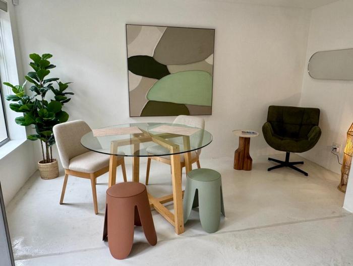 Modern Seaside Stay and 200m to Camps Bay Beach