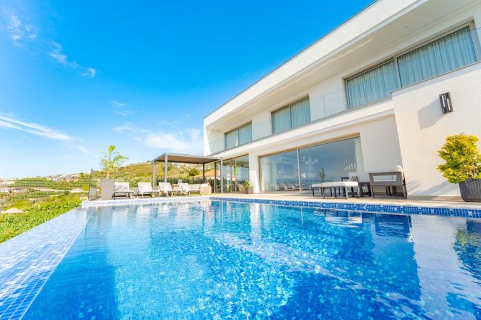 Lê Maison Deluxe Madeira -Peace is breathed and Luxury is felt!