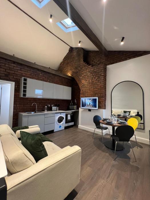 Liverpool Sage House - Spacious 2-Bed Near Anfield Stadium